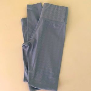 Carbon38 houndstooth leggings